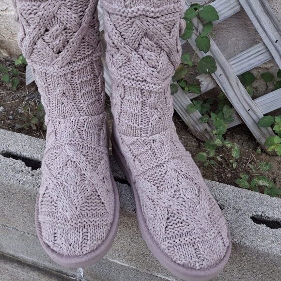 UGG Classic Tall Chunky Cable Knit Creamy White Boots  Women Size 7 - Picture 8 of 16